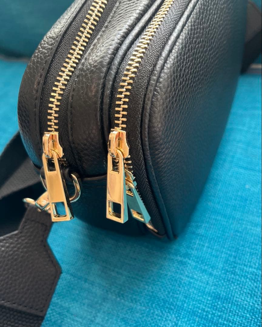 LASIEM ショルダーバッグ　本革