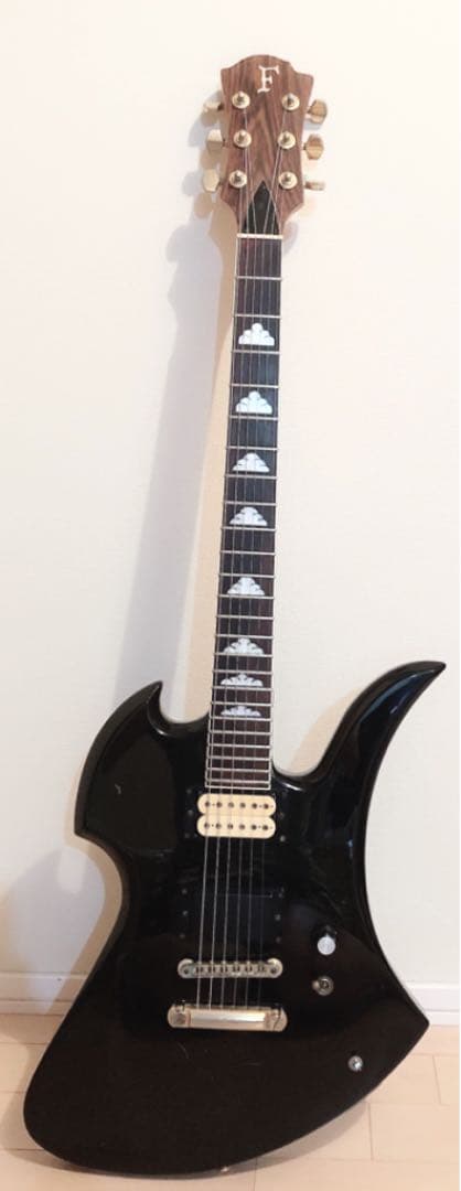 フェルナンデス モッキンバード