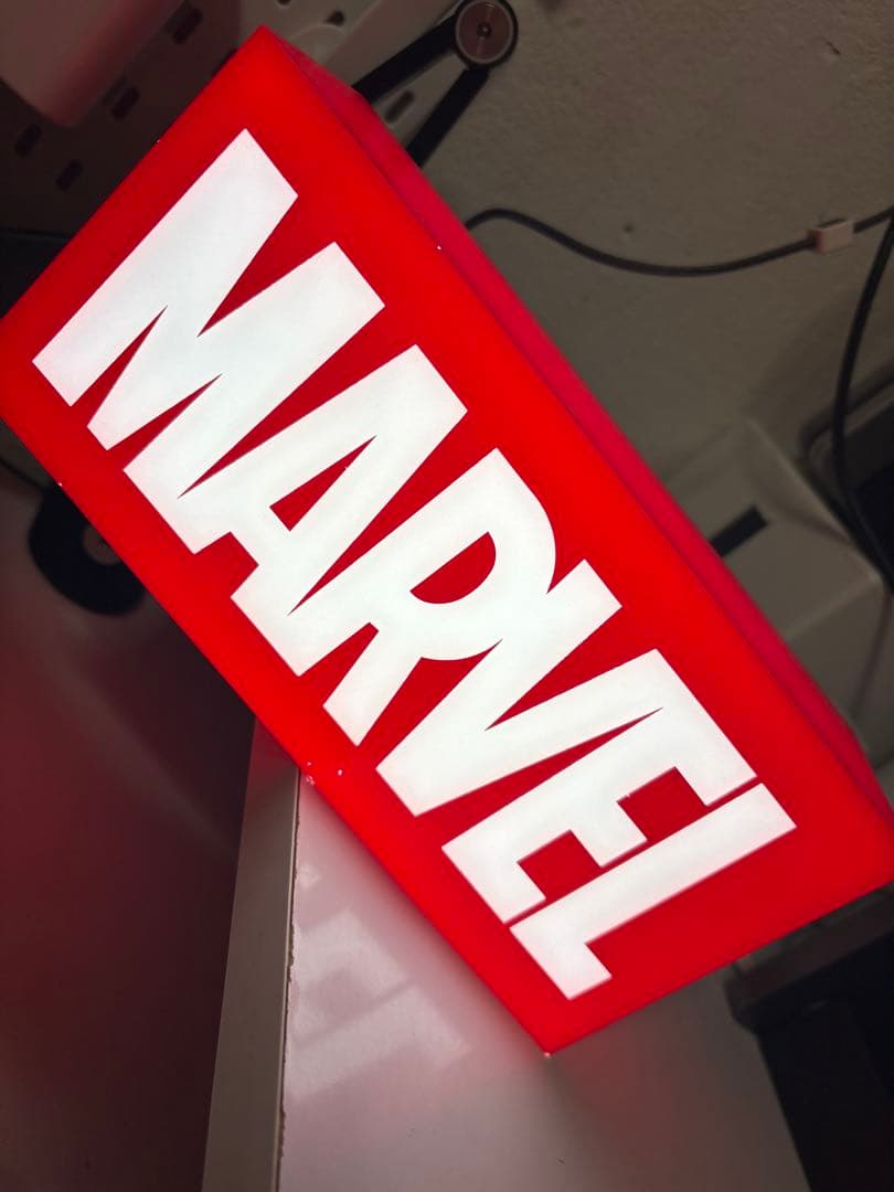 生産終了】MARVELSTUDIOS 10周年 ミニライトボックス ロゴライト