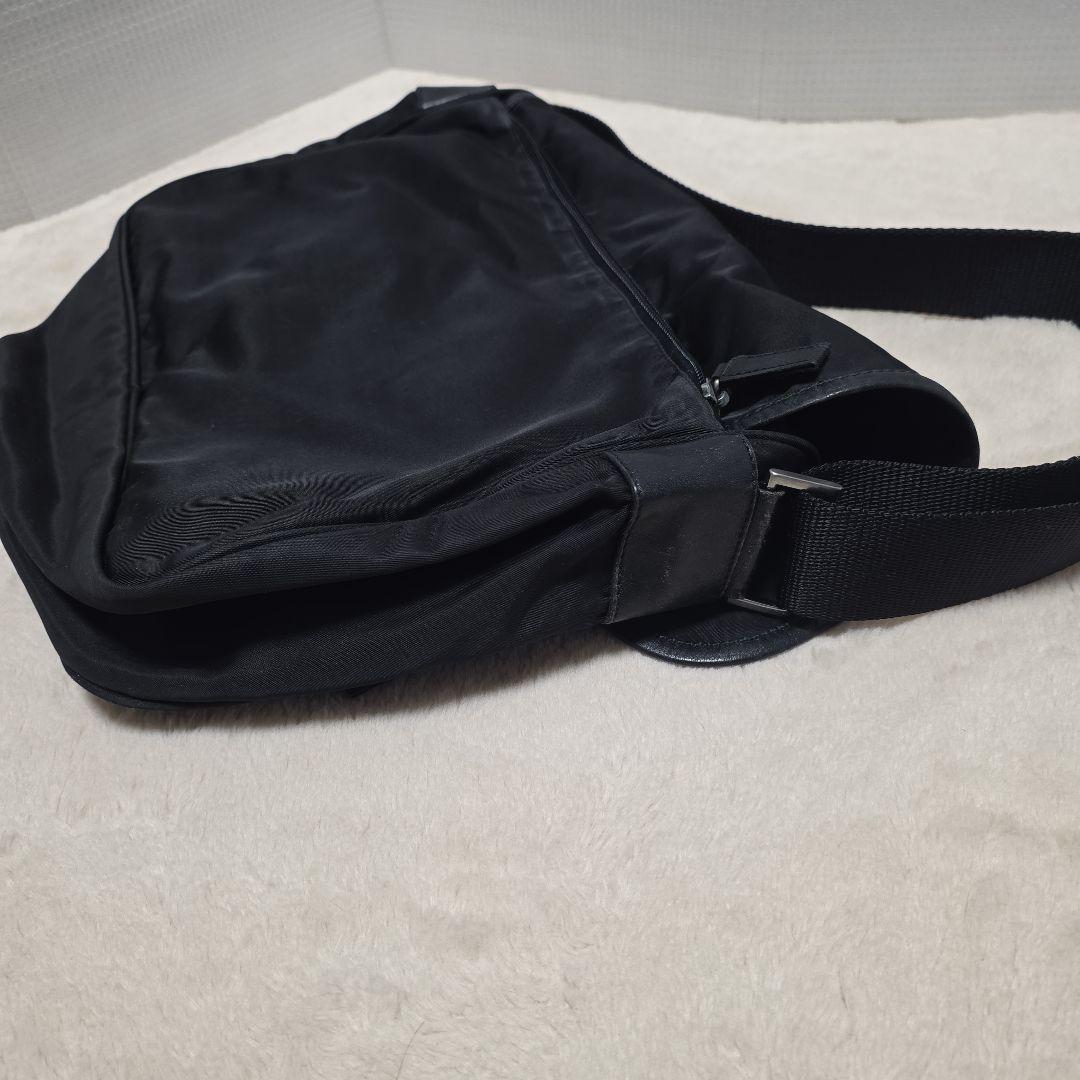 【良品✨】PRADA プラダ　ショルダーバッグ　メッセンジャーバッグ　ナイロン