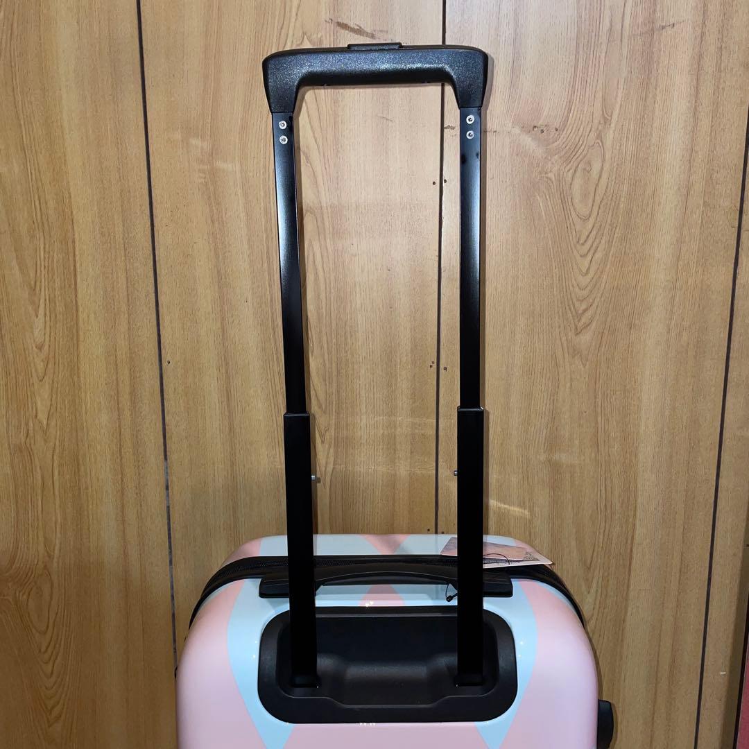 SEVENTEEN × サンリオキャラクターズ　キャリーケース　セブチ