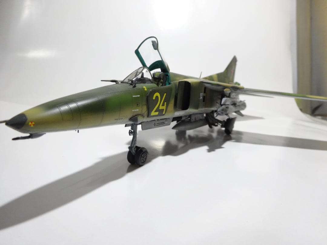 トランぺッター1/48「MiG-27」完成品