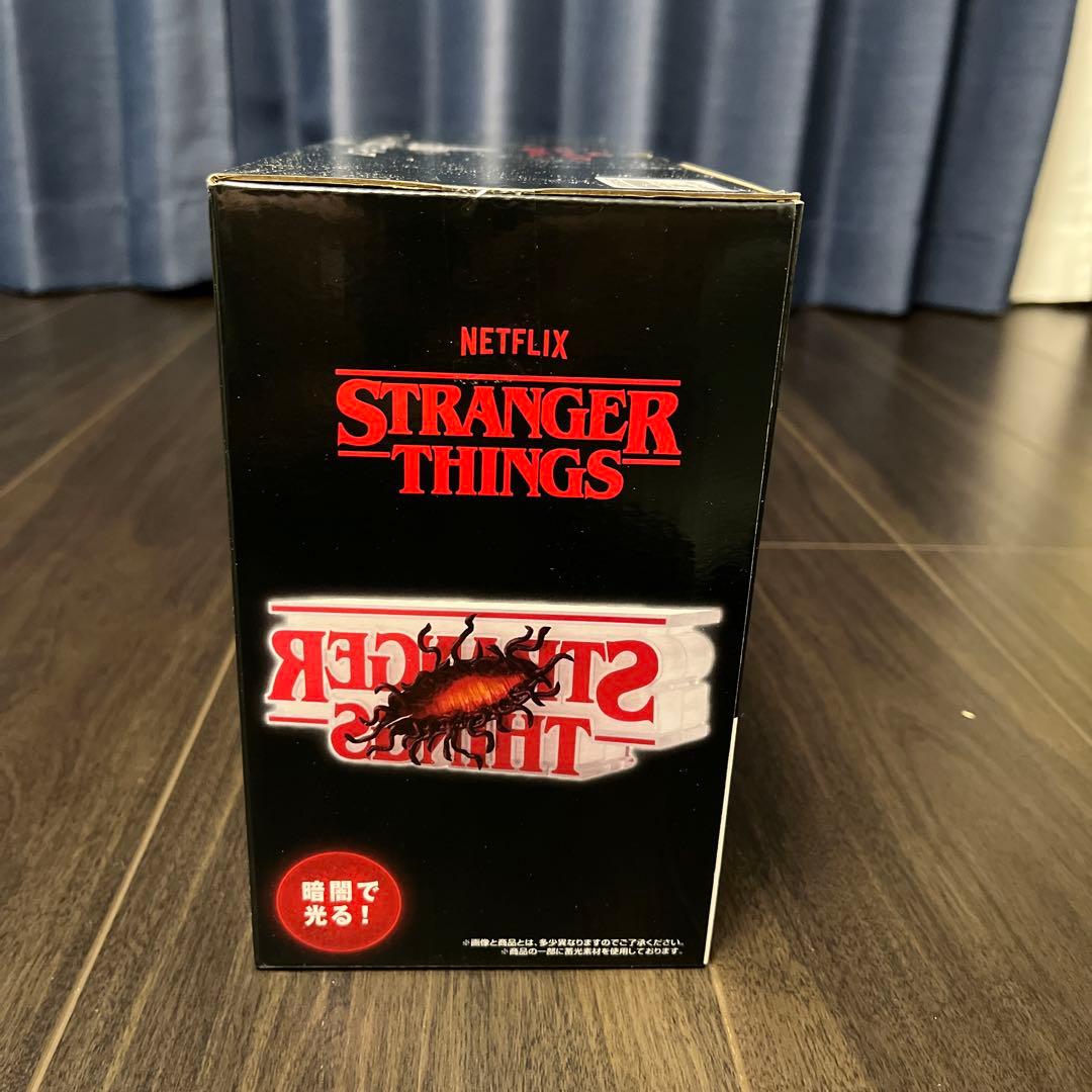 STRANGER THINGS リバーシブルフィギュア 手袋