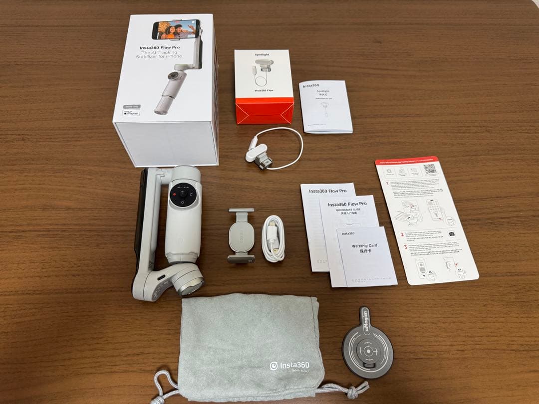 中古・美品】Insta360 Flow Pro 第1世代 スポットライト付