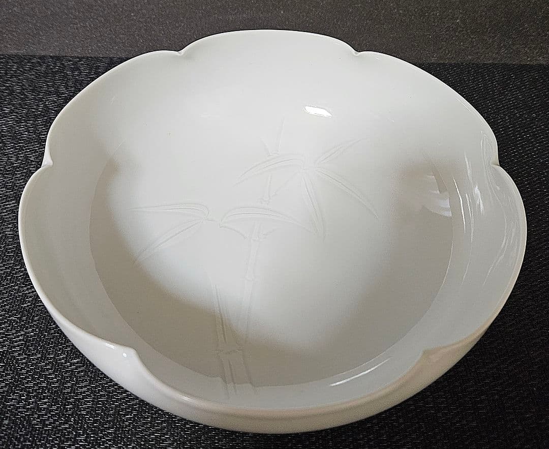 有田焼 厚生労働省認定『現代の名工』奥川俊右衛門作 白磁 彫り竹文様