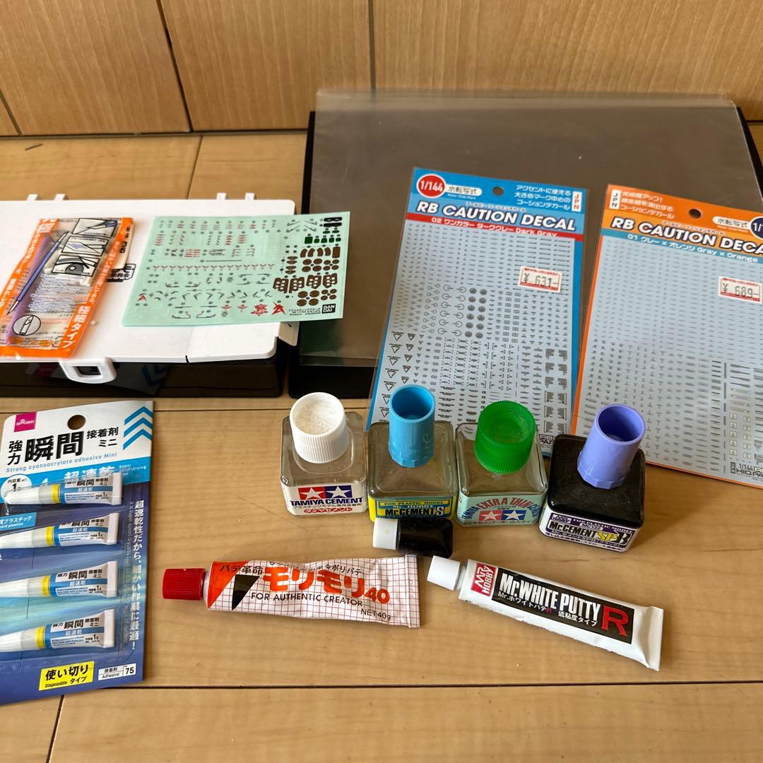 ガンプラ引退品、工具、塗料関連、水転写式デカールまとめ売り
