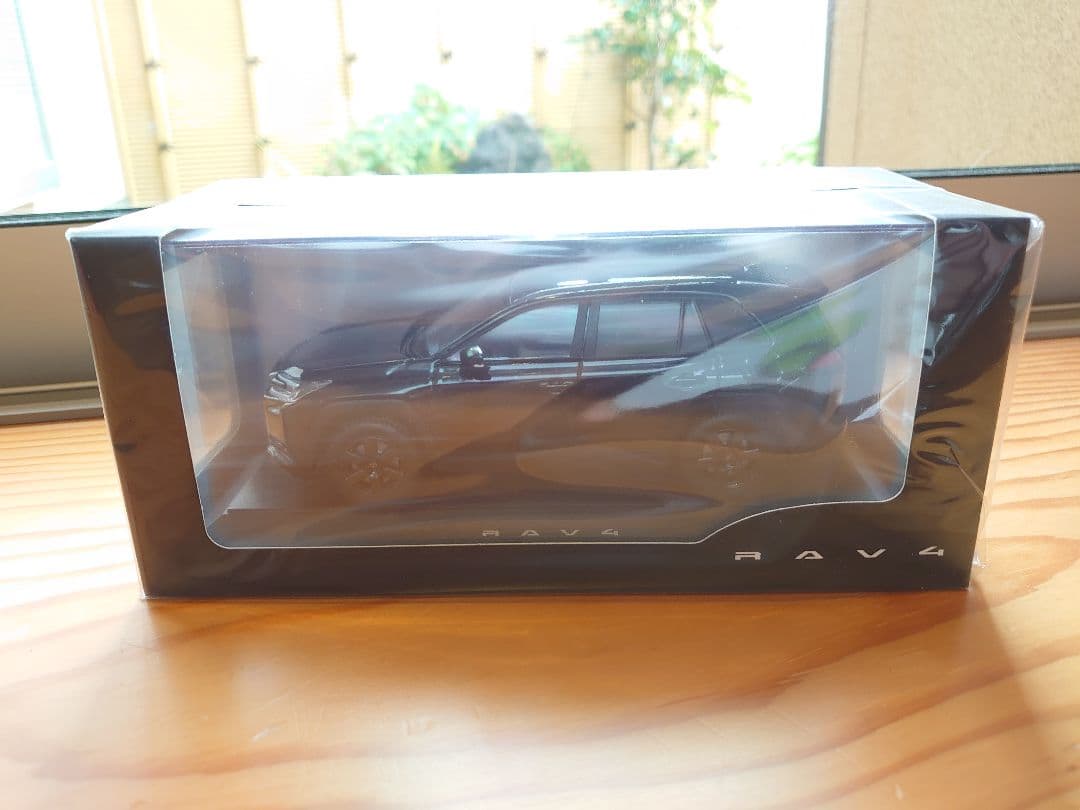 新型RAV4　ADVENTURE　アティチュードブラックマイカ　カラーサンプル