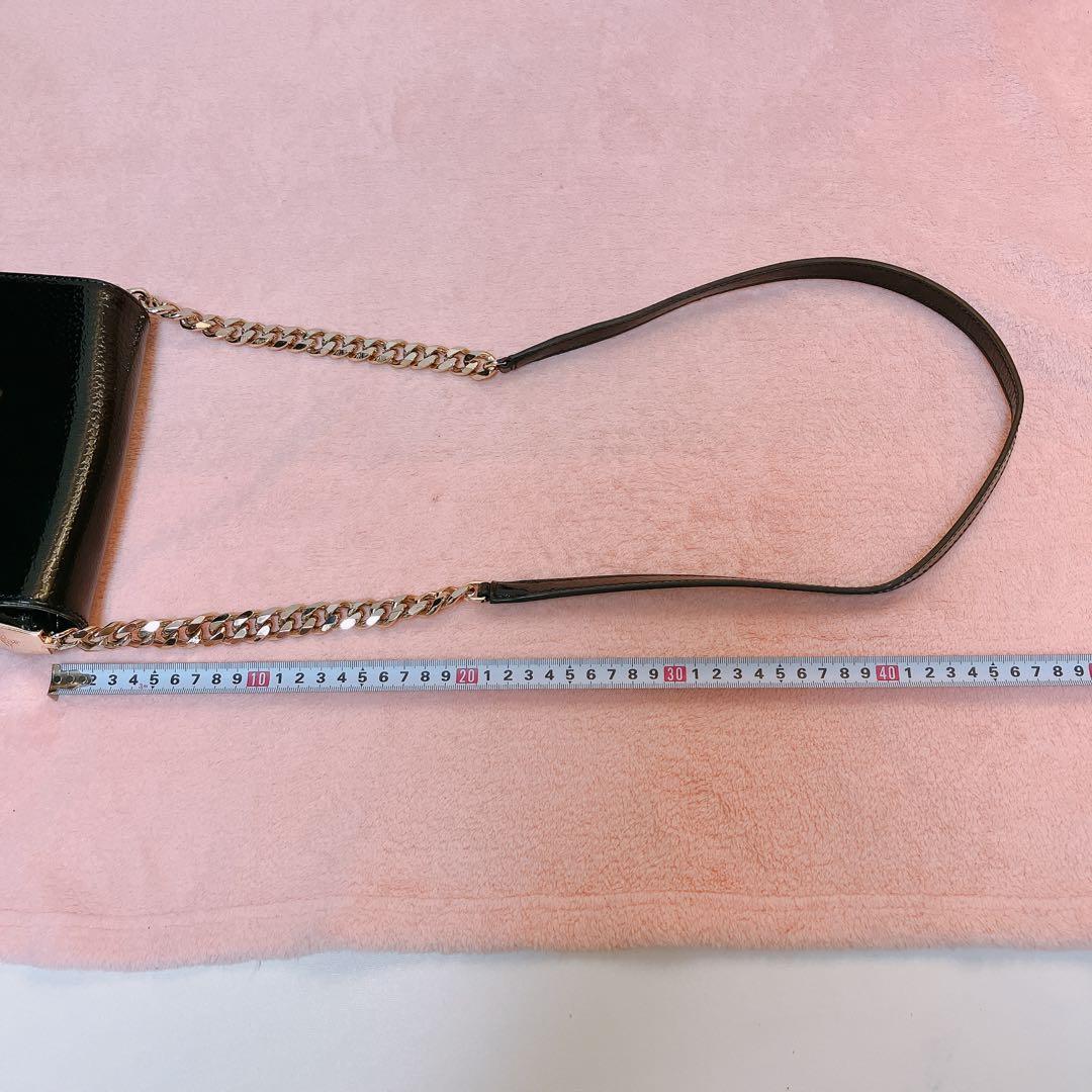 【美品】エナメル　チェーンショルダーバッグ　ブラック　黒　ゴールド　スクエア
