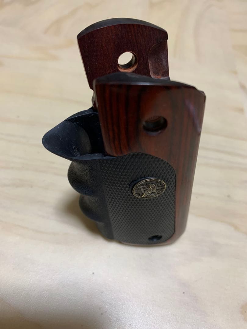 美品 パックマイヤー木製 ラバーグリップ M1911A1 コルト ガバメント