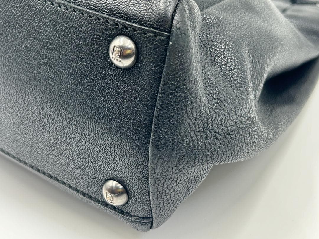 美品★FENDI フェンディ ハンドバッグ ピーカブーアイコニック 8BN226