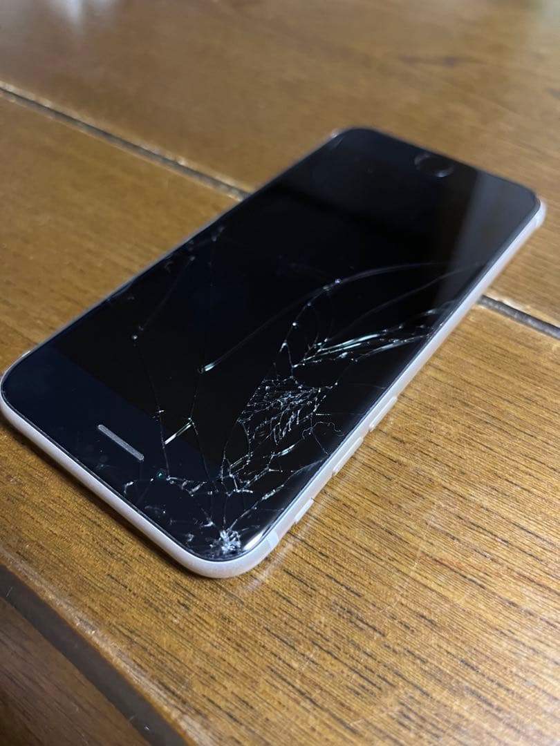 iPhone SE3 64GB ホワイト 画面割れ 動作確認済み SIMフリー iPhone SE