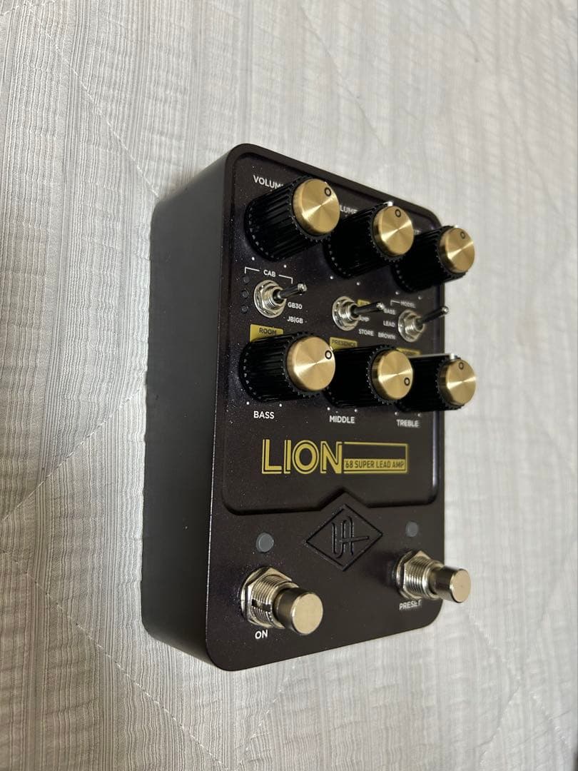 ギター universal audio UAFX Lion'68