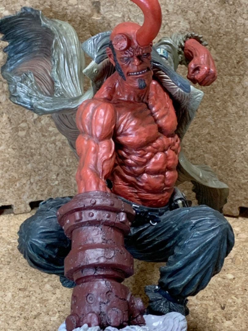 外箱付き】ヘルボーイスタチュー【寺田克也】