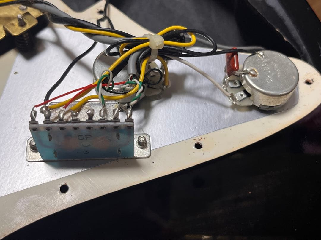 Mavis メイビスHSH ストラトキャスタータイプ