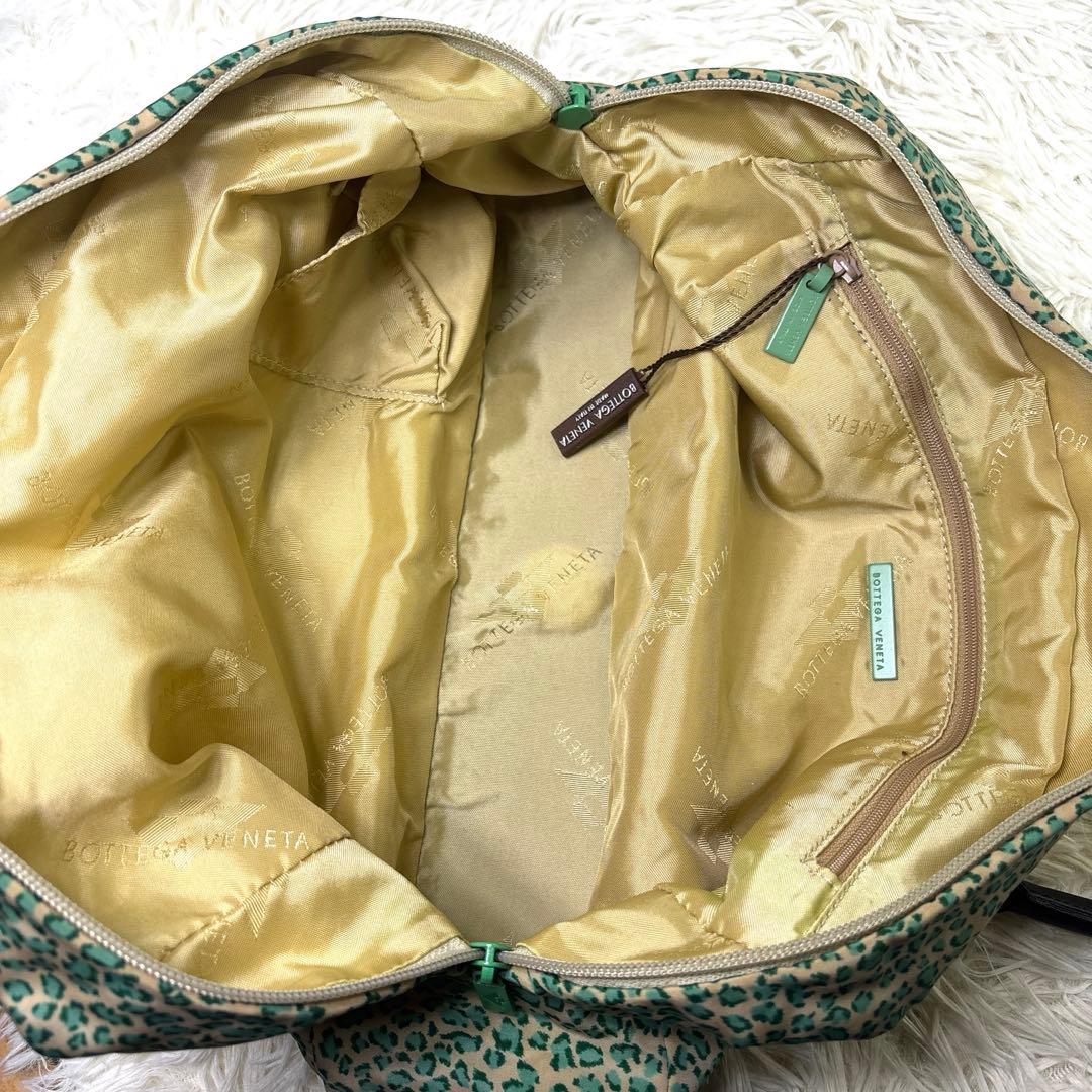 希少.美品　BOTTEGA ボッテガヴェネタ　ハンドバッグ　レオパード　グリーン