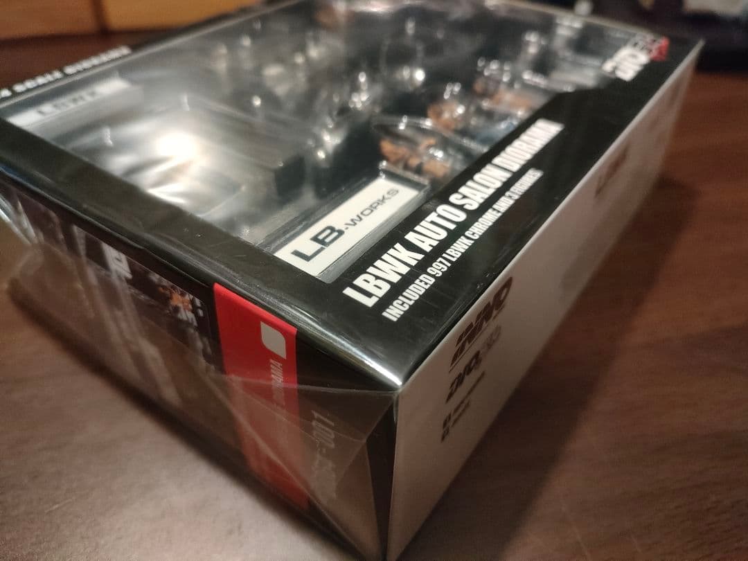 LBWK AUTO SALON DIORAMA 1:64スケール
