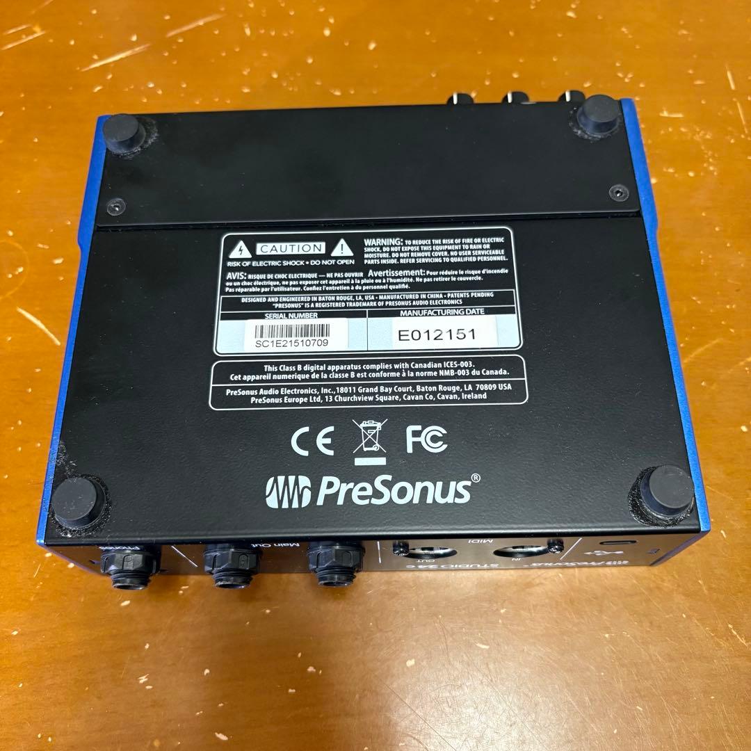 PreSonus STUDIO24c インターフェース 箱、 ケーブル付属