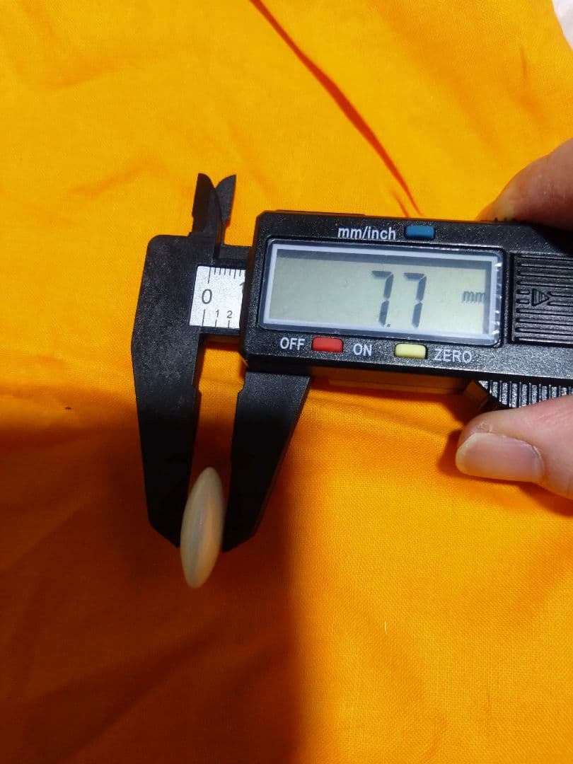 値下げ【囲碁】国産本榧　囲碁盤7.4寸　本蛤白石　那智黒石29号　囲碁セット