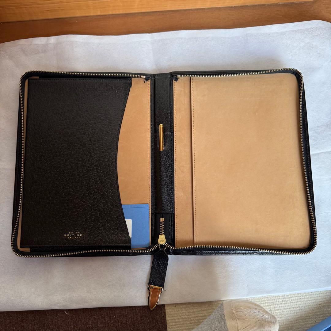 SMYTHSON ブラック レザー ドキュメントフォルダー Leather Writing