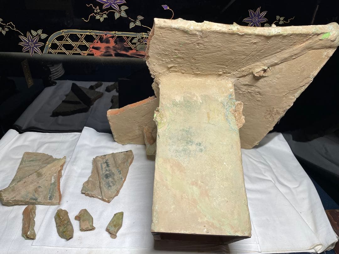 漢代陶器。漢時代。漢綠釉。約2000年。古美術。骨董品。殘品。舊家蔵出し。