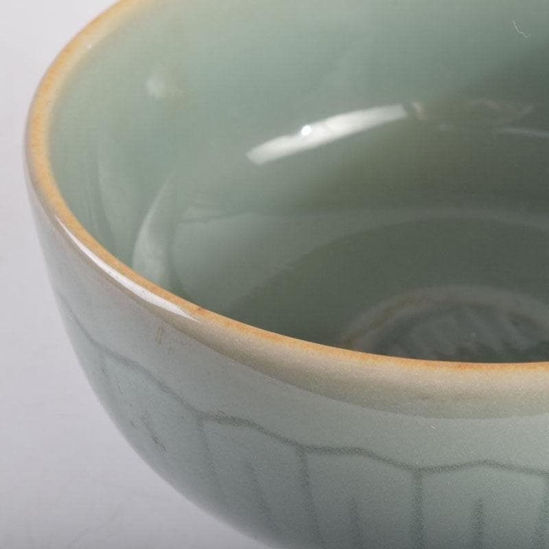 中国 龍泉窯 青磁人形手 刻寿字蓮弁文碗 V 8827 - メルカリ