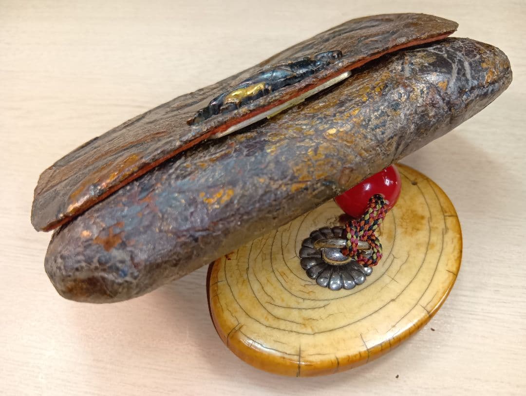 煙草入／金唐革／美品金工饅頭根付