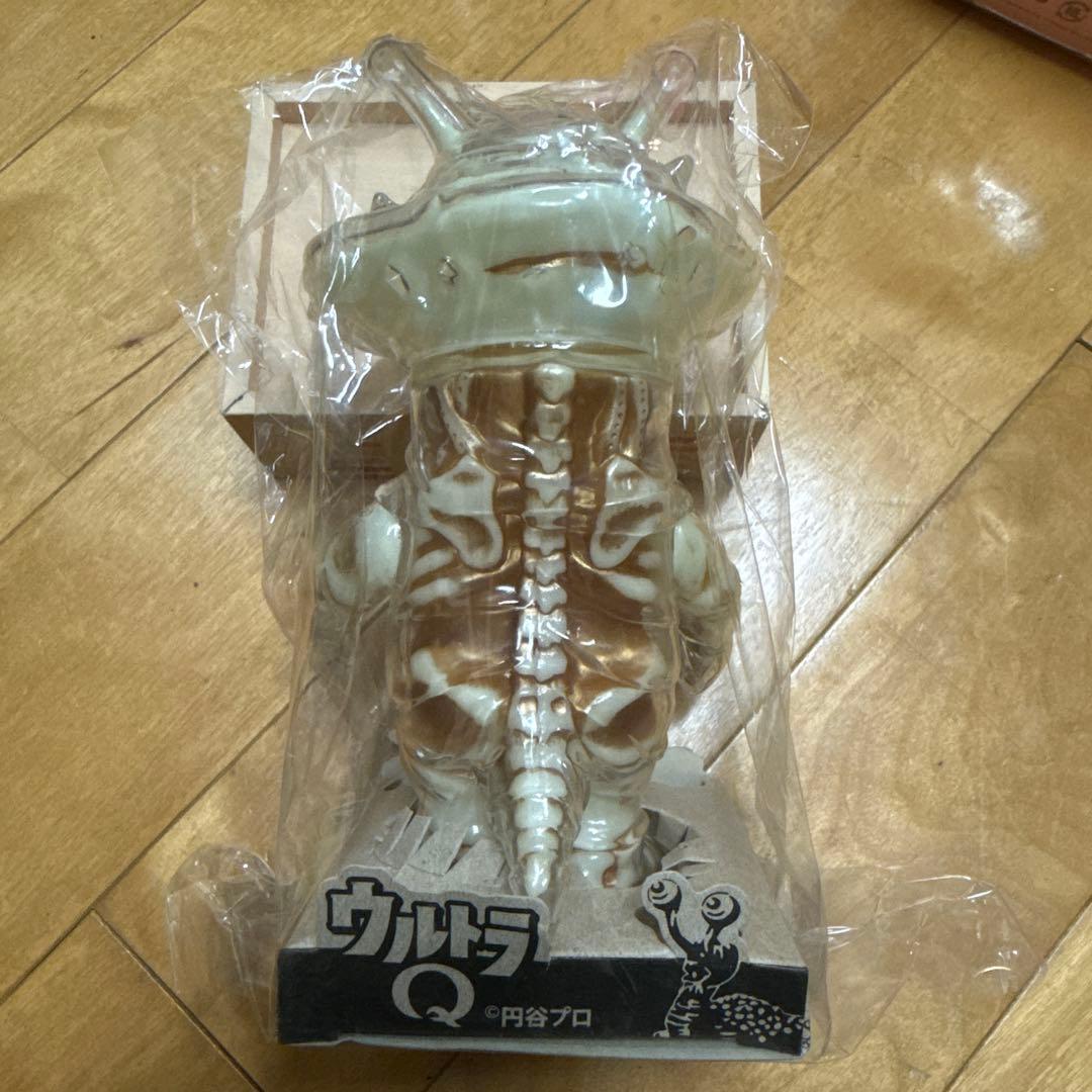 SECRETBASE 円谷プロ X-RAY カネゴン(クリア成型/骨)