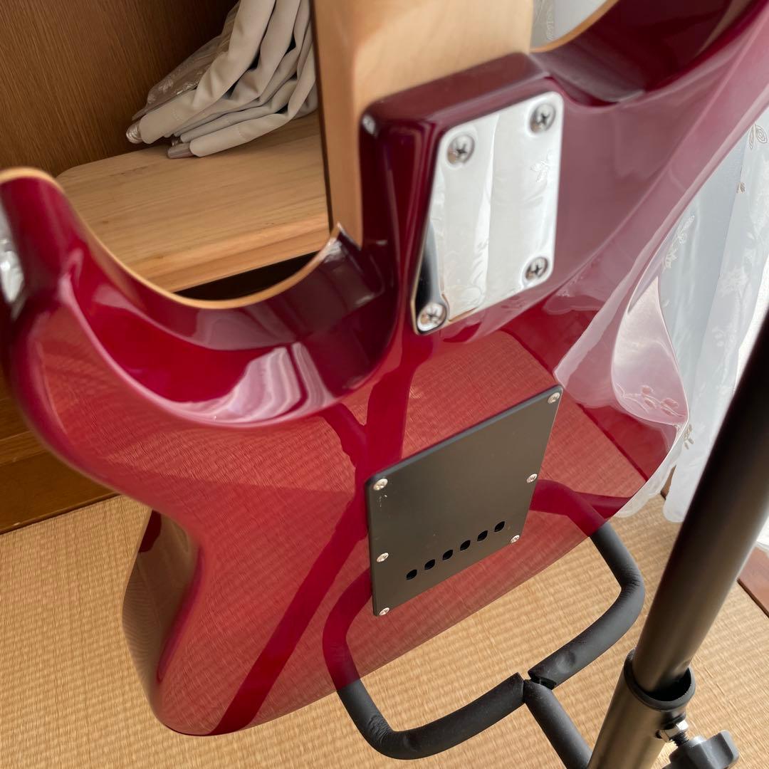 Hiroです。 エレキギター 赤