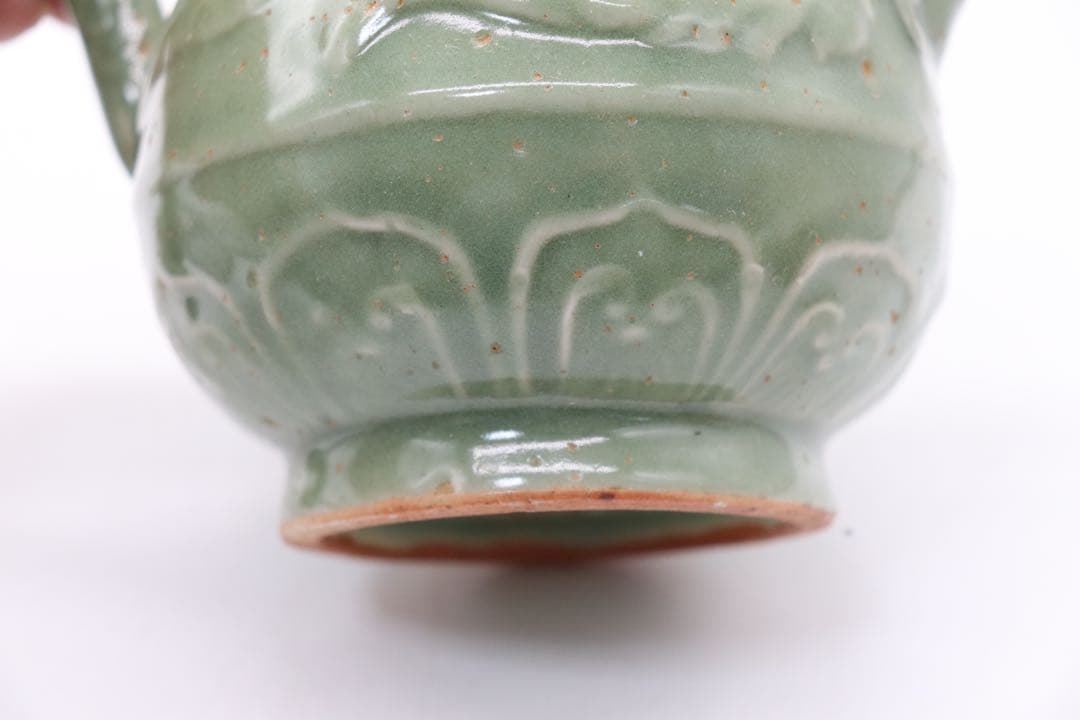 中国　青磁　水注　浮き彫り鳳紋　送料込み0416