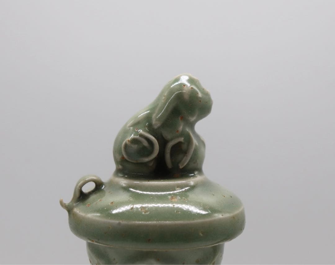 中国　青磁　水注　浮き彫り鳳紋　送料込み0416