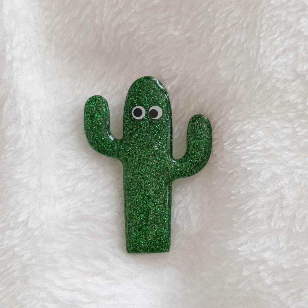 サボテン ブローチ 多肉植物 ハンドメイド - メルカリ