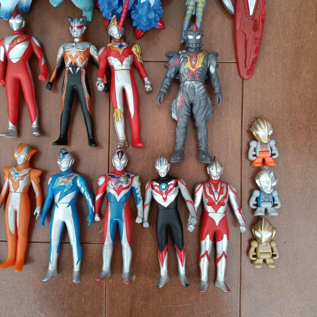 ウルトラマンソフビ 44体　バスボールフィギュア　本　剣　まとめ売り