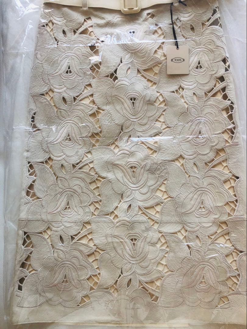 【新品未使用タグ付き】Tod's トッズスカートホワイト４０　参考定価109万円