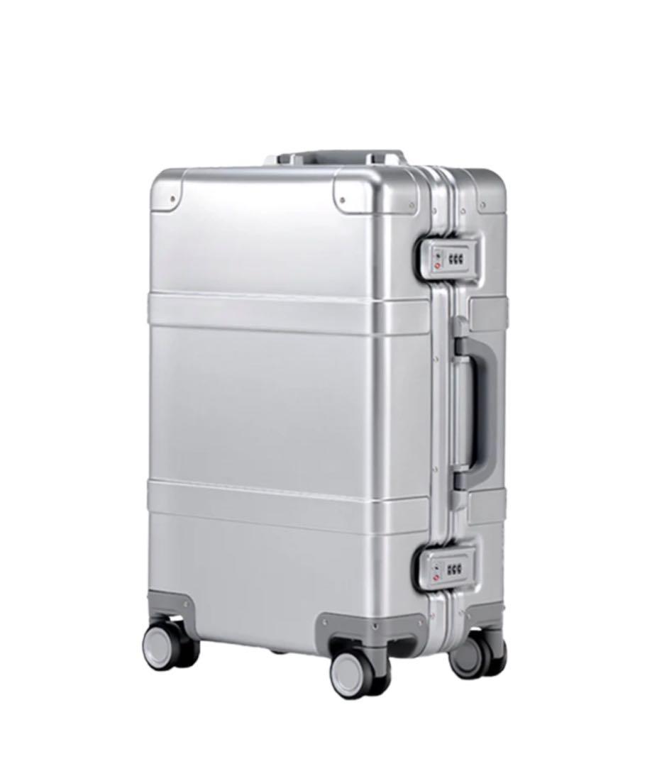 完全新品未使用品 LDUVIN シルバー キャリーケース ラドゥービン