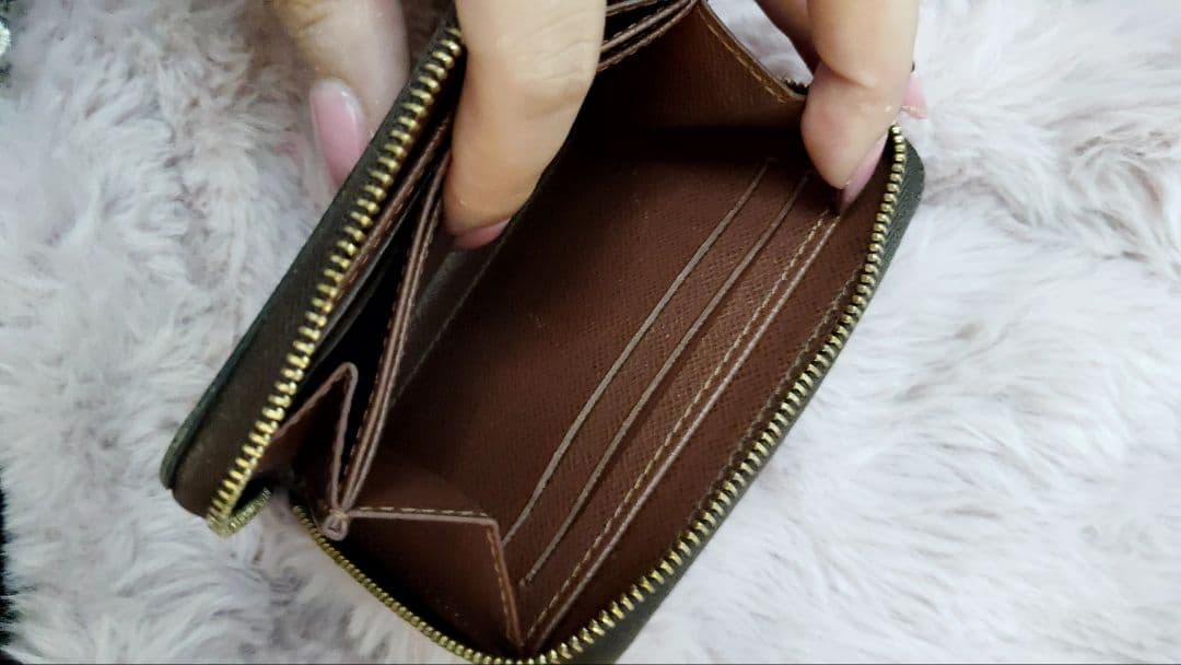 VUITTON 小銭入れ