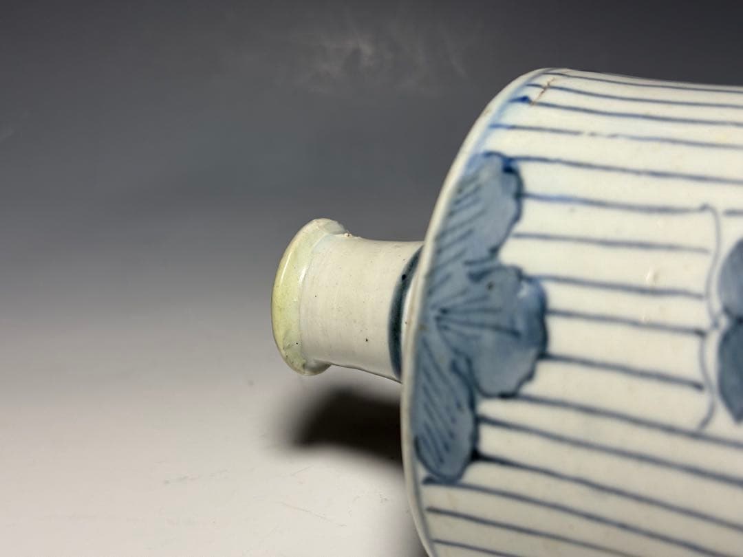 古伊万里」連子格子蝶文徳利 - メルカリ