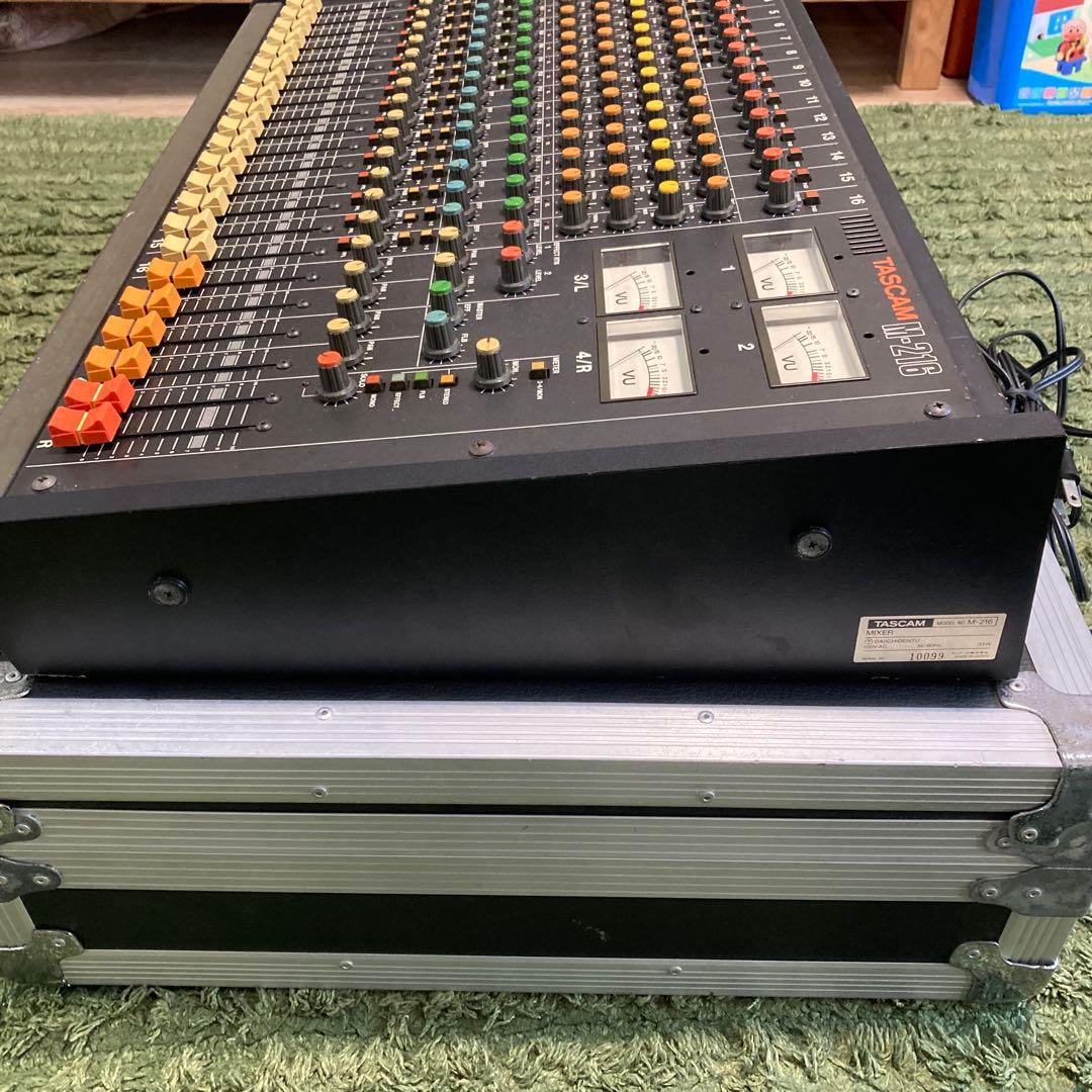 TASCAM M-216 ビンテージアナログミキサー ハードケース付き