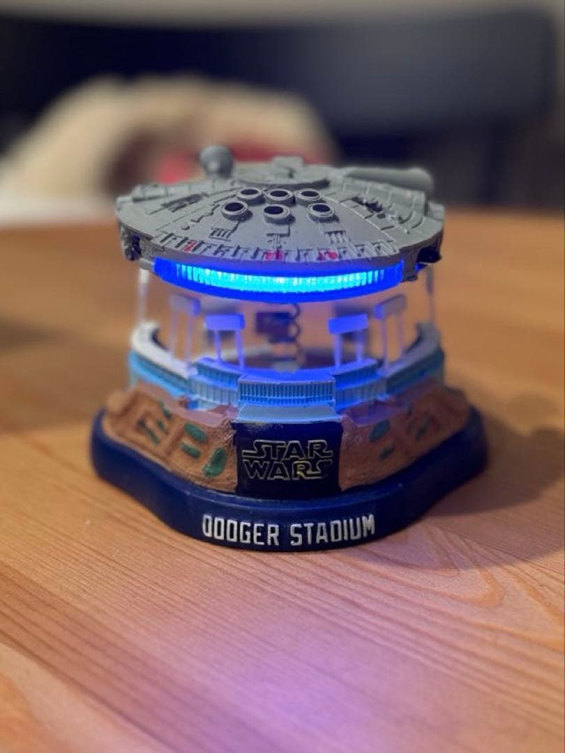 レア】ドジャースタジアム配布 ミレニアムファルコン