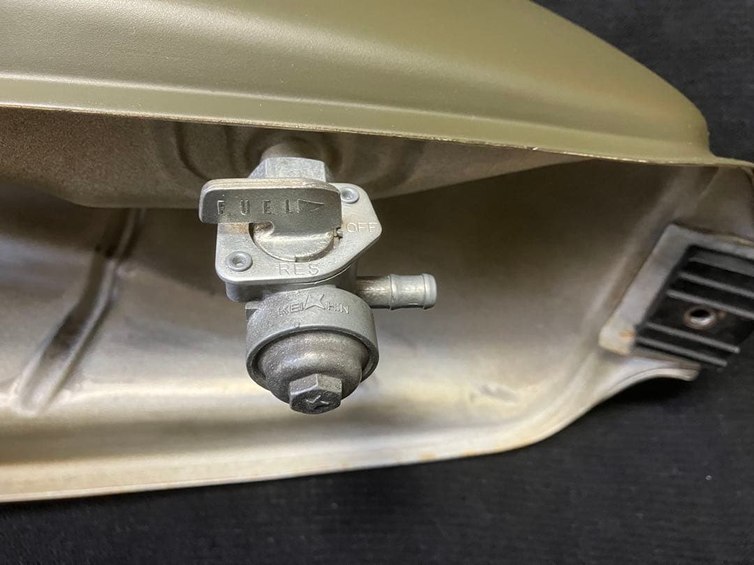 CB400ss バイクタンク マットオリーブ サイドカバー