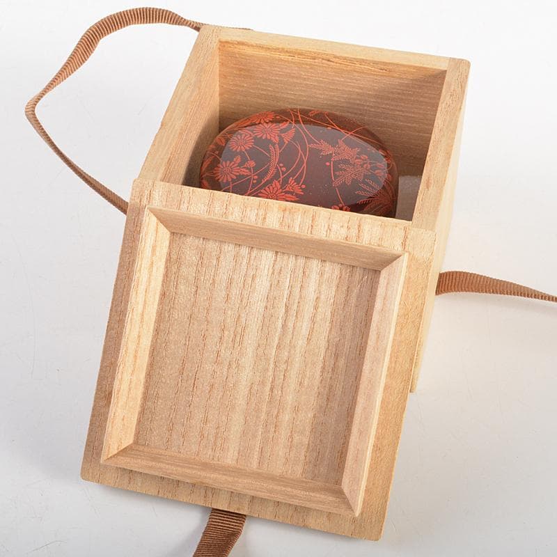 茶道具　漆塗　秋野蒔絵　内銀溜白粉解香合　在銘　共箱　D　R7406