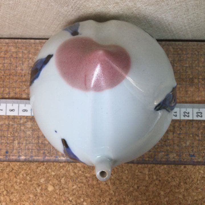 ☆書道具❗️陶磁器製・桃型水滴（水差し）白磁製・染付鉄砂