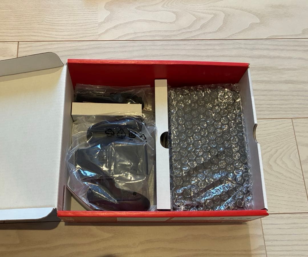 Nintendo Switch ニンテンドースイッチ　本体　おまけ付き