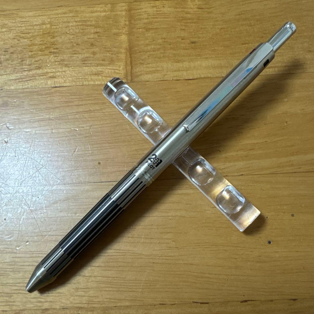 Pilot 2+1 廃盤ボールペン 多機能ペン 蝕刻加工 振り子式 Pilot 蝕刻2