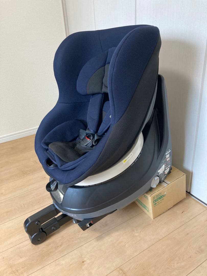 【美品】Combi コンビ ネセルターン リミテッド ISOFIX