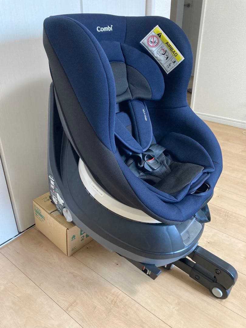 【美品】Combi コンビ ネセルターン リミテッド ISOFIX