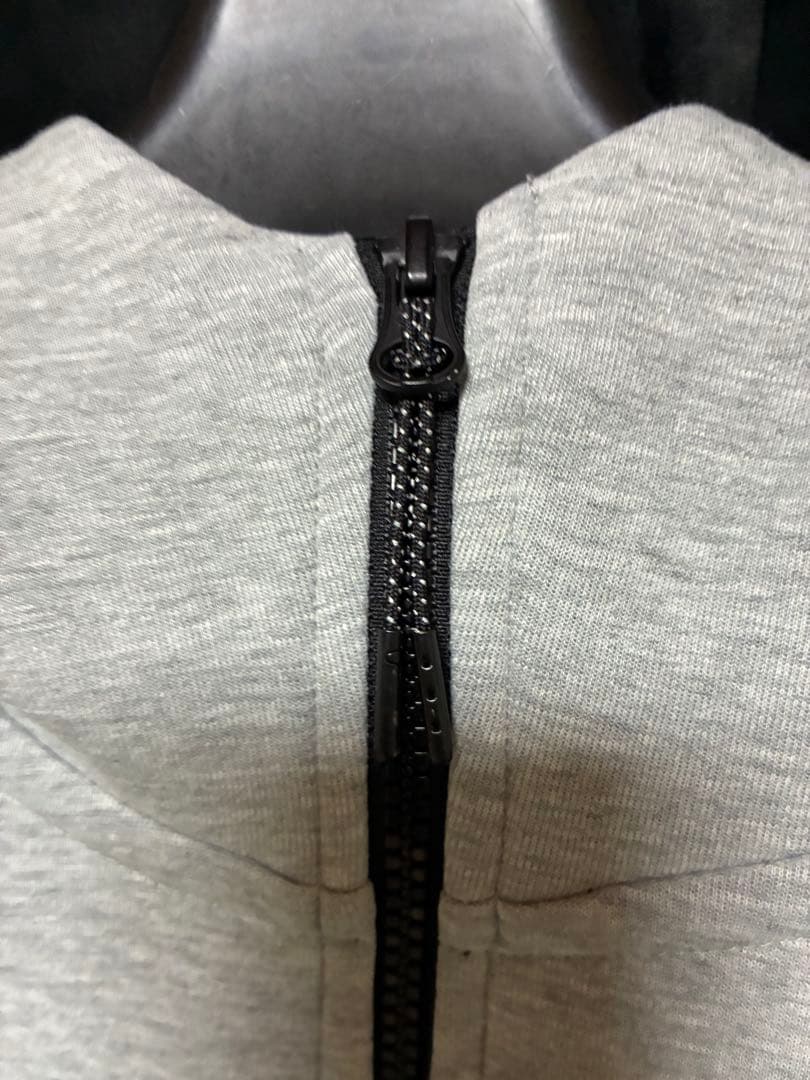 ナイキ テックフリース グレー テック ジップパーカー