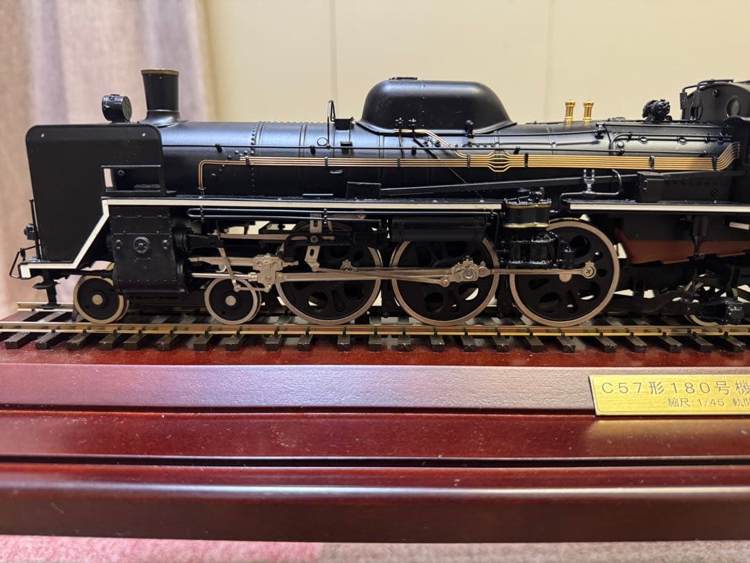 C57形180号機蒸気機関車 1/45 展示ケース付