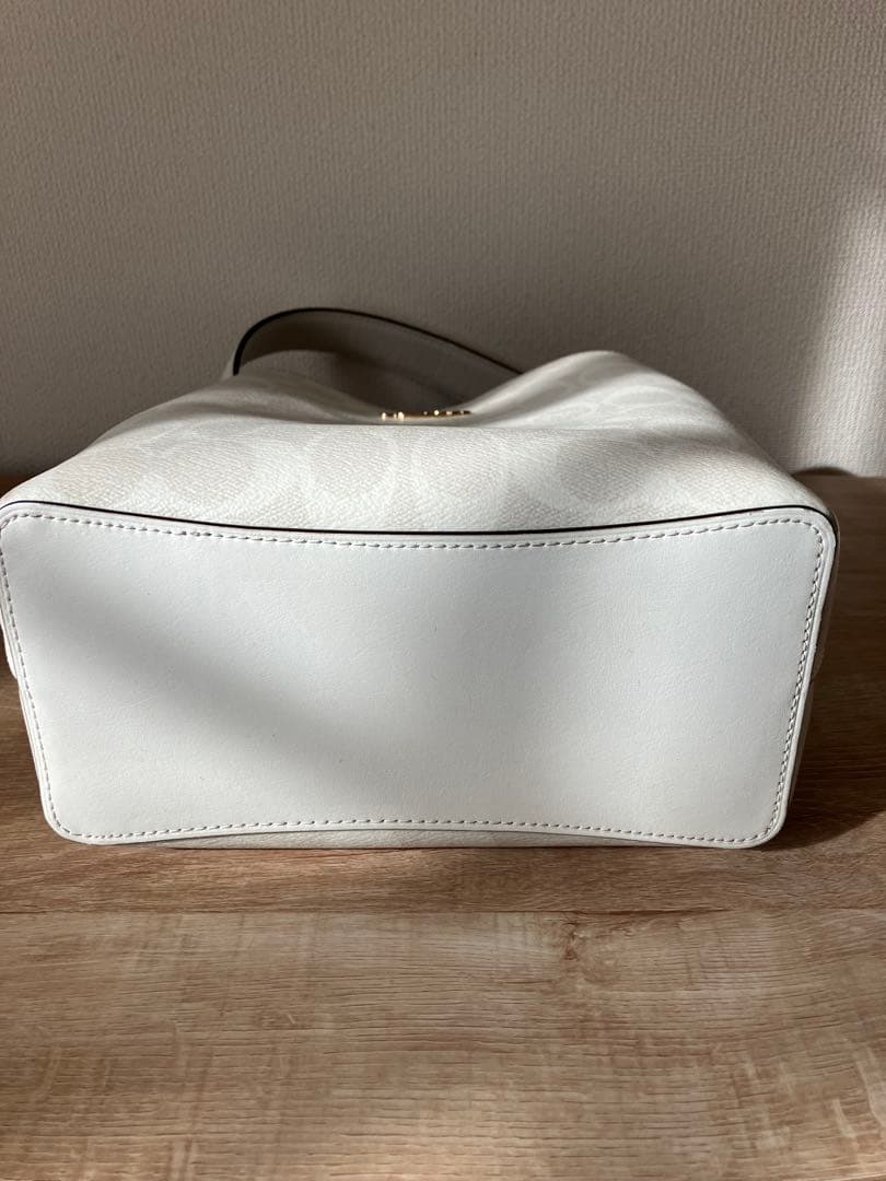 【三が日限定価格】COACH ホワイト ロゴプリント ハンドバッグ