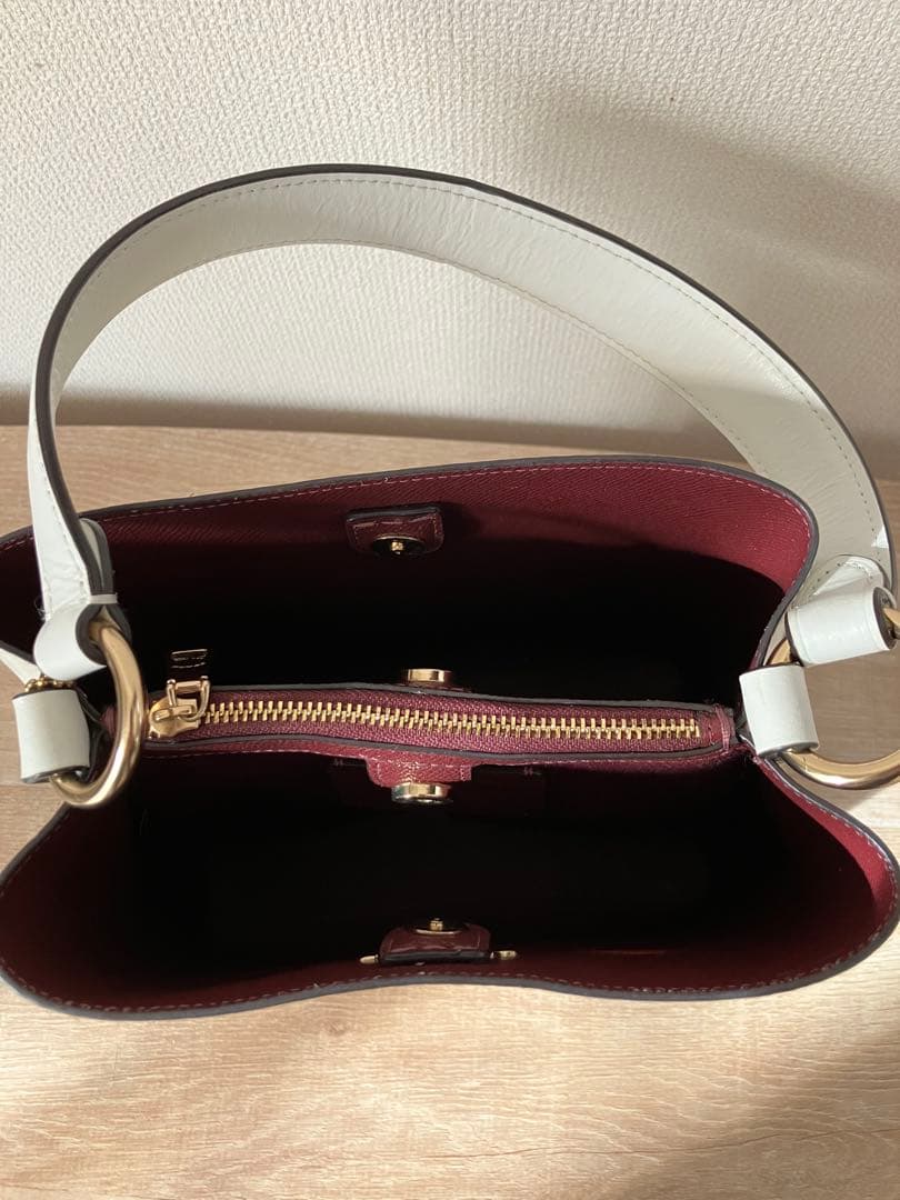 【三が日限定価格】COACH ホワイト ロゴプリント ハンドバッグ