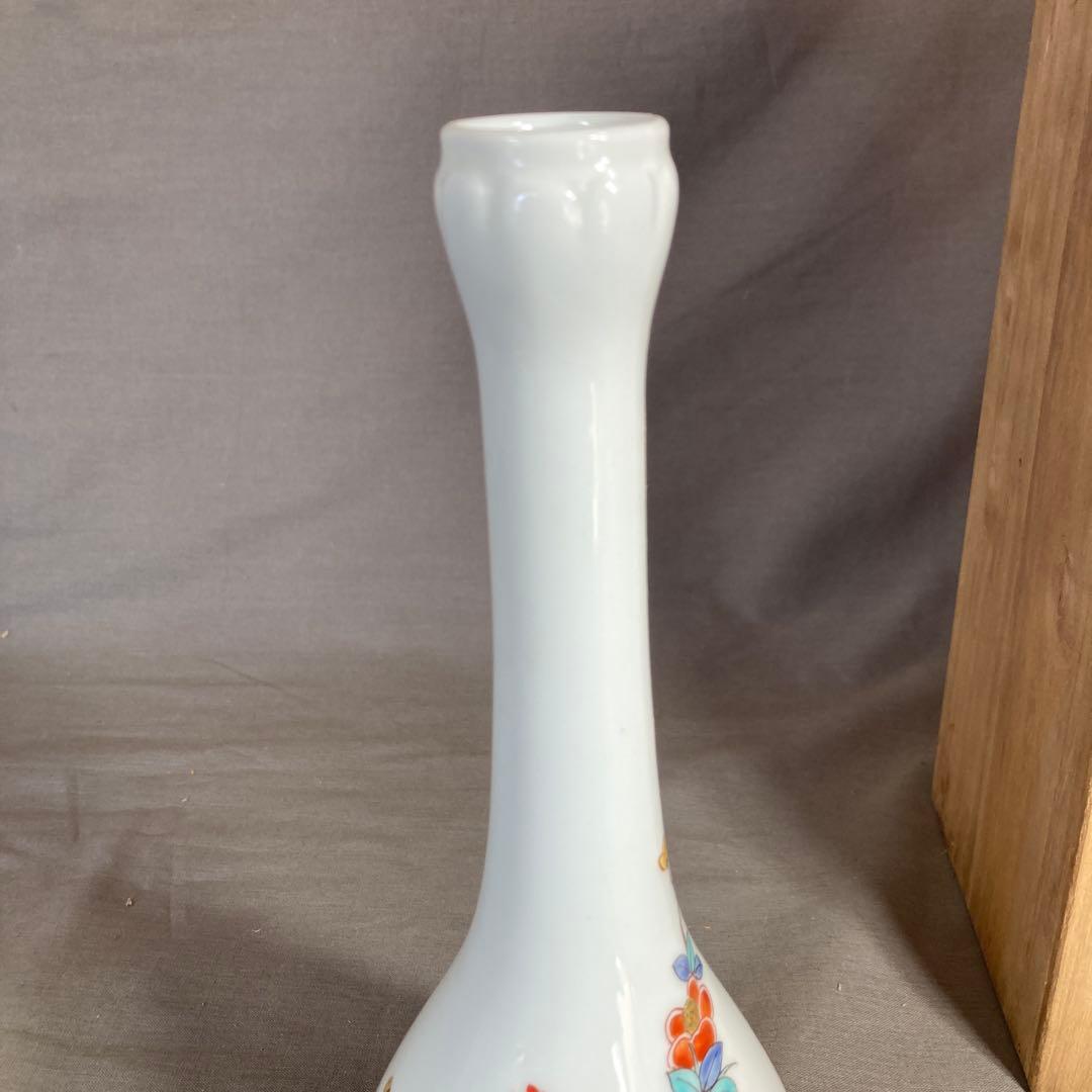 柿右衛門】赤絵の伝統 日本の名窯 角福 柿右衛門作 錦山茶花文 花瓶